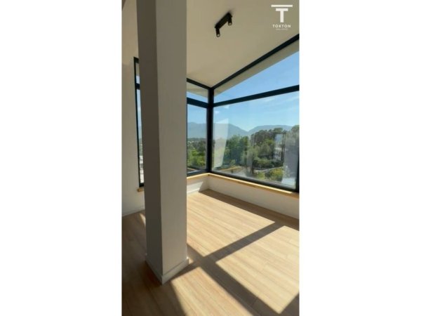 Tirane, jepet me qera Vile 4 Katshe, 1.200 m² 6.500 € (Rruga e Ullishteve, Liqeni i Thatë, Tiranë, TT 2046)
