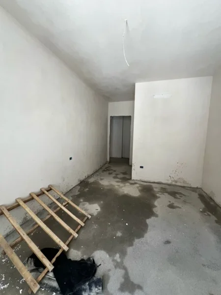 Tirane, shitet apartament 2+1+Ballkon Kati 4, 103 m² 113.000 € (Rruga Lidhja Prizerenit)