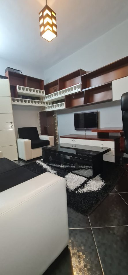 Tirane, jepet me qera apartament 3+1 Kati 2, 115 m² 750 € (Bulevardi i Ri)