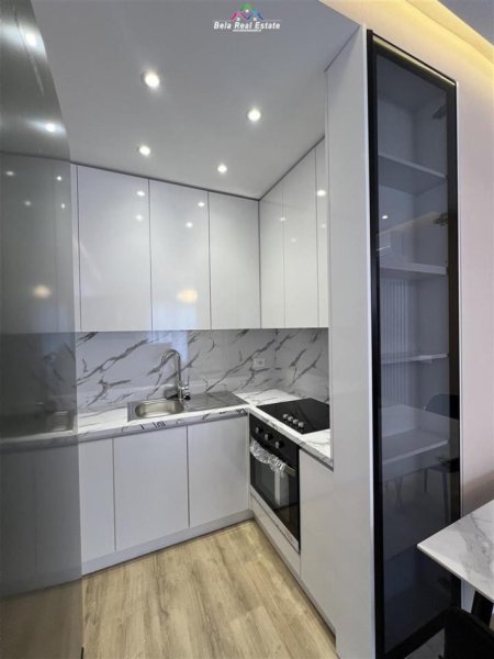 Tirane, jepet me qera apartament 1+1+Ballkon Kati 6, 70 m² 600 € (Don Bosko, Trio Tower Residence)