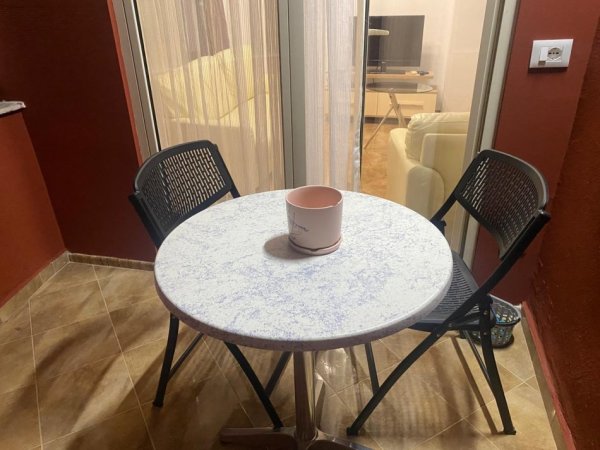Tirane, jepet me qera apartament 1+1+Aneks+Ballkon Kati 4, 75 m² 500 € (brryli)