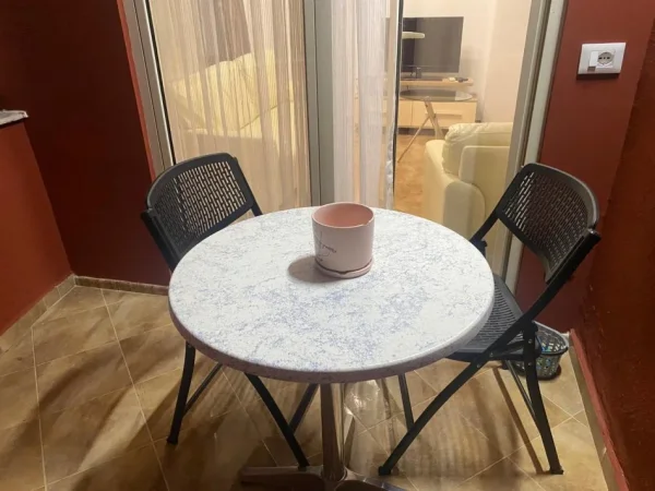 Tirane, jepet me qera apartament 1+1+Aneks+Ballkon Kati 4, 75 m² 500 € (brryli)