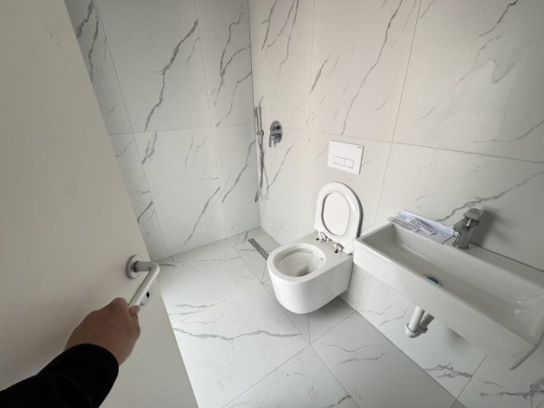 Tirane, jepet me qera garsonier Kati 4, 30 m² 300 € (Pasho hysa)