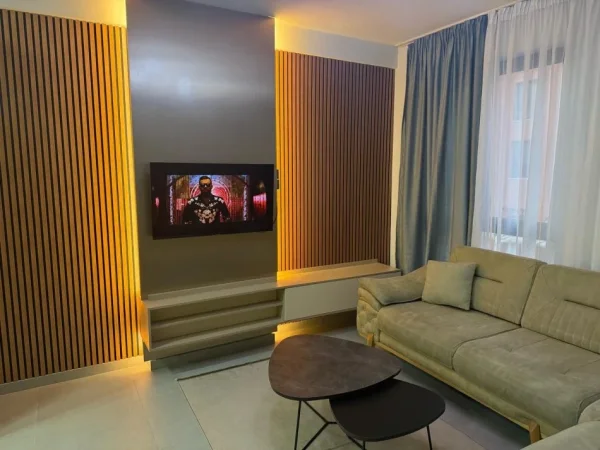 Tirane, jepet me qera 2+1 Kati 5, 30 m² 650 € (Teodor keko)
