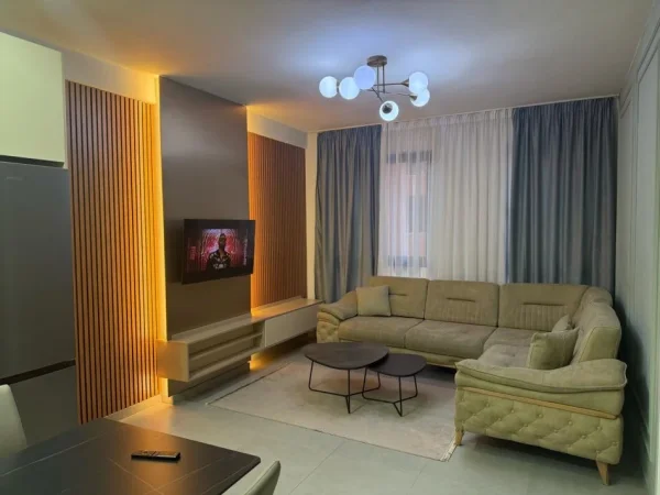 Tirane, jepet me qera 2+1 Kati 5, 30 m² 650 € (Teodor keko)