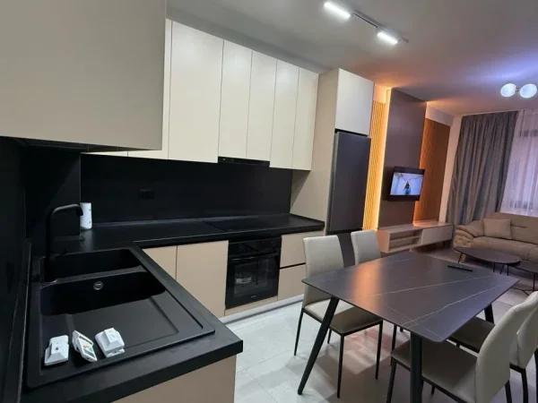 Tirane, jepet me qera 2+1 Kati 5, 30 m² 650 € (Teodor keko)