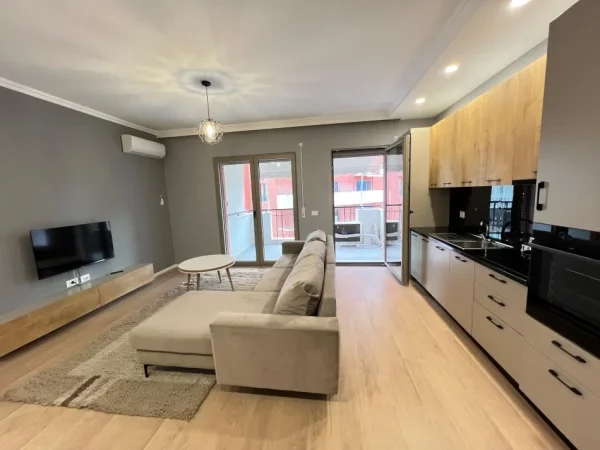 Tirane, jepet me qera apartament 1+1+Ballkon Kati 6, 70 m² 800 € (Rruga kavajes)