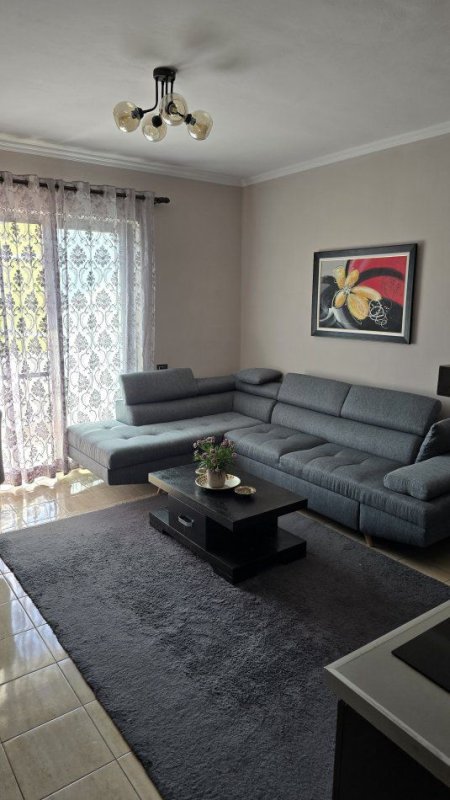 Tirane, jepet me qera apartament 1+1+Ballkon Kati 6, 75 m² 550 € (SELVIA QENDER)