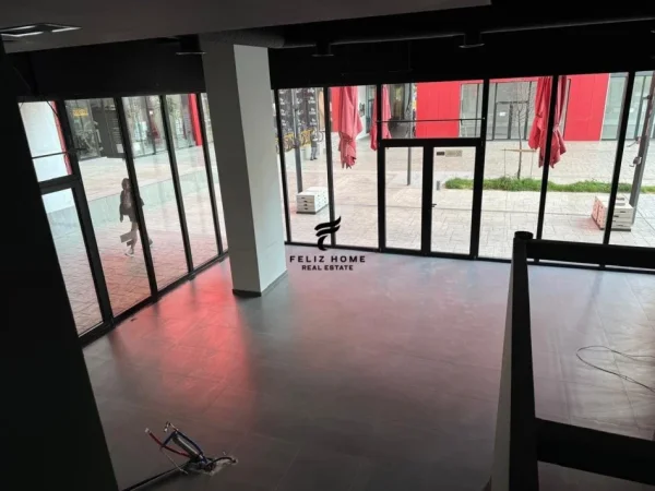 Tirane, jepet me qera dyqan Kati 0, 85 m² 1.700 € (FARMACIA 10)