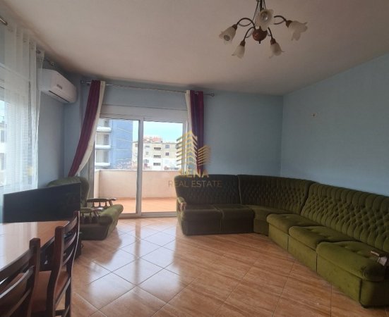Tirane, jepet me qera apartament 1+1+Ballkon Kati 3, 80 m² 430 € (Rruga Kongresi i Manastirit)