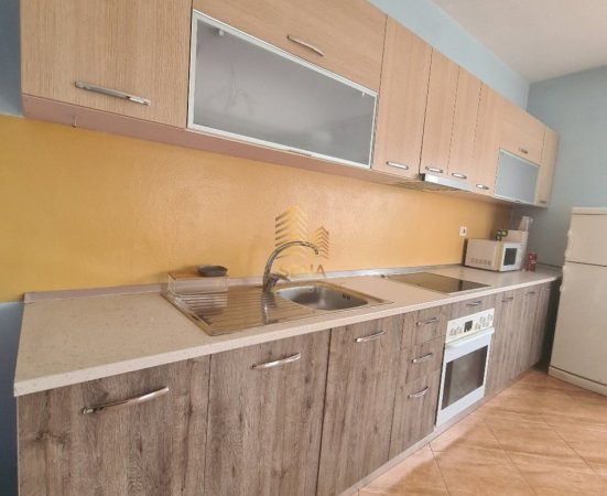 Tirane, jepet me qera apartament 1+1+Ballkon Kati 3, 80 m² 430 € (Rruga Kongresi i Manastirit)