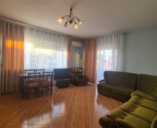 Tirane, jepet me qera apartament 1+1+Ballkon Kati 3, 80 m² 430 € (Rruga Kongresi i Manastirit)