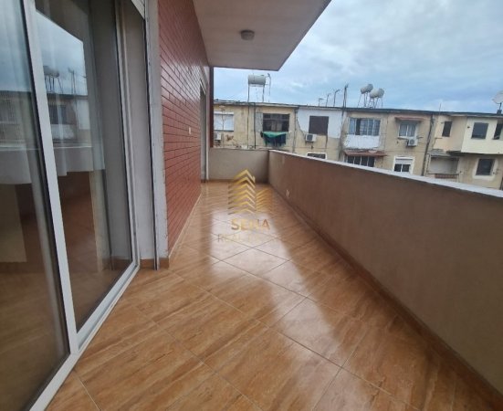 Tirane, jepet me qera apartament 1+1+Ballkon Kati 3, 80 m² 430 € (Rruga Kongresi i Manastirit)