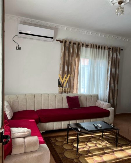 Tirane, jepet me qera apartament 2+1+Ballkon Kati 2, 90 m² 450 € (SIRI KODRA)