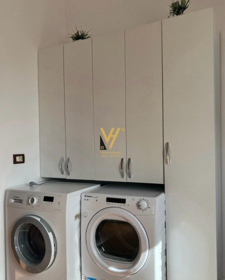 Tirane, jepet me qera apartament 2+1+Ballkon Kati 2, 90 m² 450 € (SIRI KODRA)