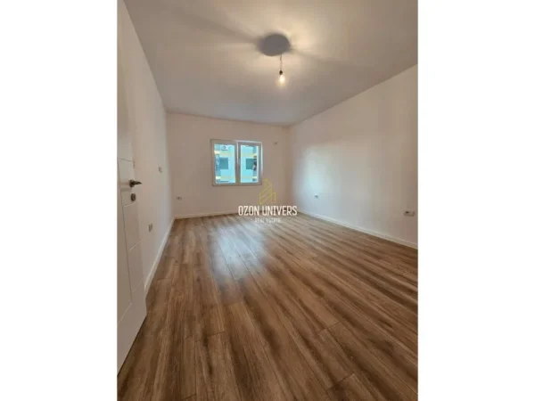 Tirane, shitet apartament 1+1 Kati 5, 44 m² 98.000 € (Mozaiku i Tiranës, pranë Zogut të Zi)