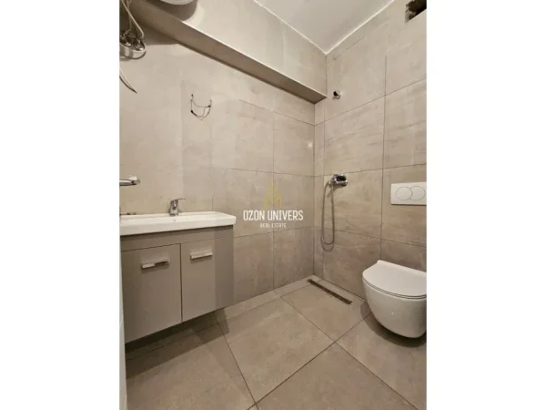 Tirane, shitet apartament 1+1 Kati 5, 44 m² 98.000 € (Mozaiku i Tiranës, pranë Zogut të Zi)