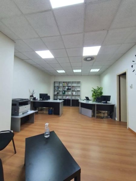 Tirane, shitet dyqan Kati 0, 45 m² 185.000 € (TOPTANI)