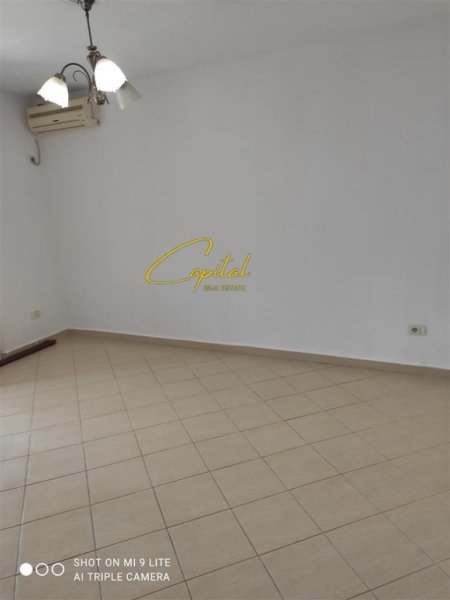 Tirane, shitet apartament 1+1 Kati 4, 65 m² 90.000 € (SHKOLLA E BASHKUAR)