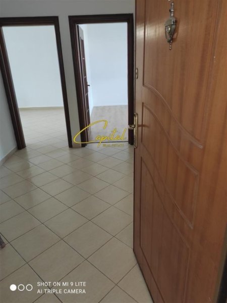 Tirane, shitet apartament 1+1 Kati 4, 65 m² 90.000 € (SHKOLLA E BASHKUAR)