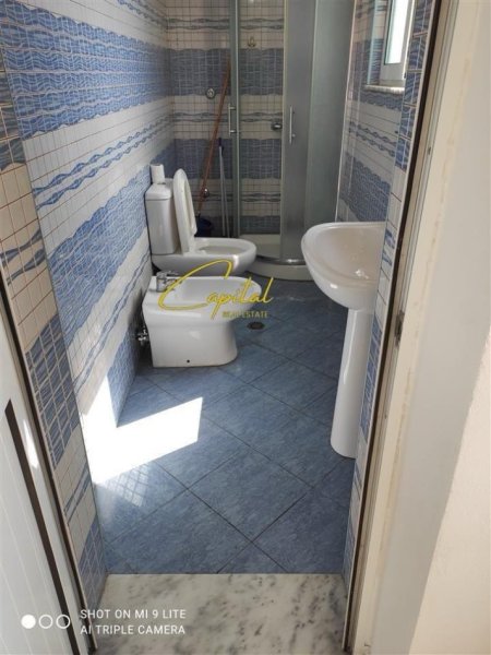 Tirane, shitet apartament 1+1 Kati 4, 65 m² 90.000 € (SHKOLLA E BASHKUAR)