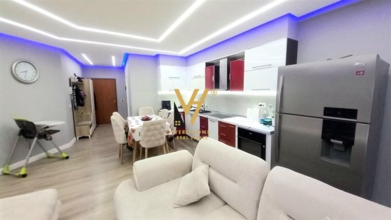 Tirane, shitet apartament 2+1+Ballkon Kati 2, 115 m² 143.000 € (FRESK)