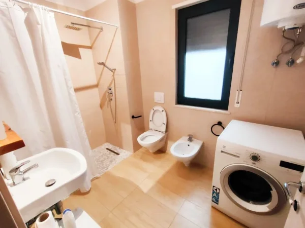 Tirane, jepet me qera apartament 2+1+Ballkon Kati 3, 110 m² 750 € (Green City Residence, Astir)