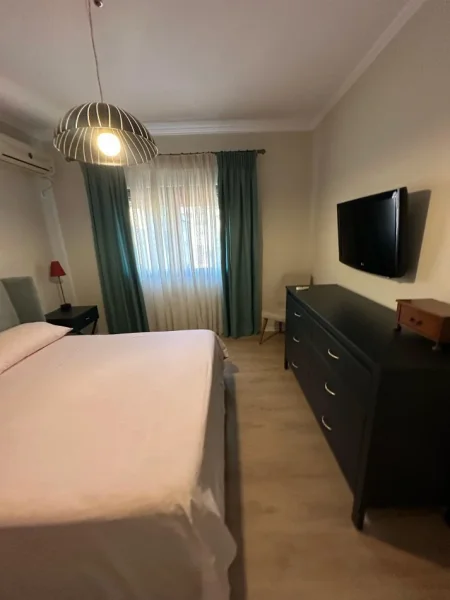Tirane, jepet me qera apartament Kati 4, 74 m² 650 € (Bllok)