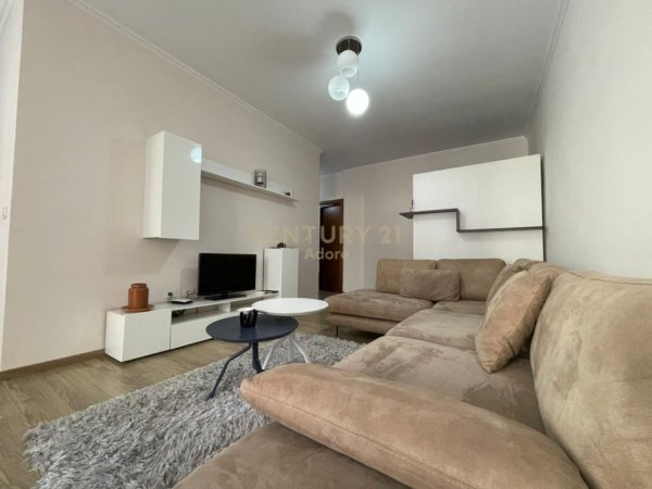 Tirane, jepet me qera apartament 2+1+Ballkon Kati 3, 110 m² 650 € (ADORE113037)