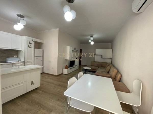 Tirane, jepet me qera apartament 2+1+Ballkon Kati 3, 110 m² 650 € (ADORE113037)