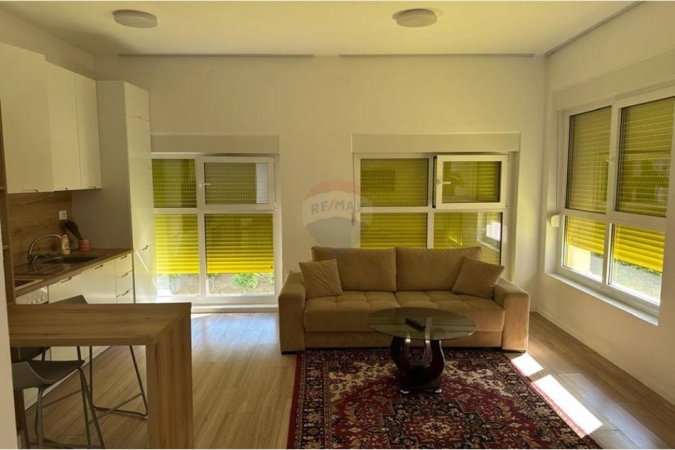 Tirane, jepet me qera apartament 2+1 Kati 4, 81 m² 450 € (Kompleksi Mangalem)