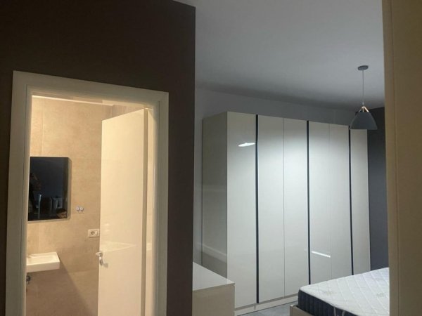 Tirane, jepet me qera apartament 2+1+Ballkon Kati 6, 100 m² 550 € (bond113602)