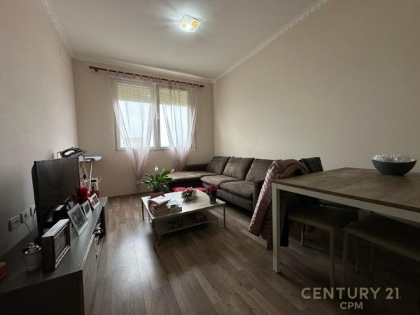 Tirane, jepet me qera apartament 1+1 Kati 9, 72 m² 500 € (Ish Fusha e Aviacionit)