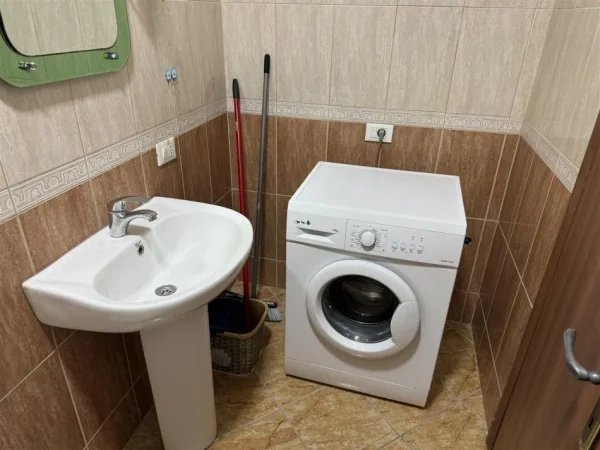 Tirane, jepet me qera apartament 1+1 Kati 7, 65 m² 420 € (teodor keko)