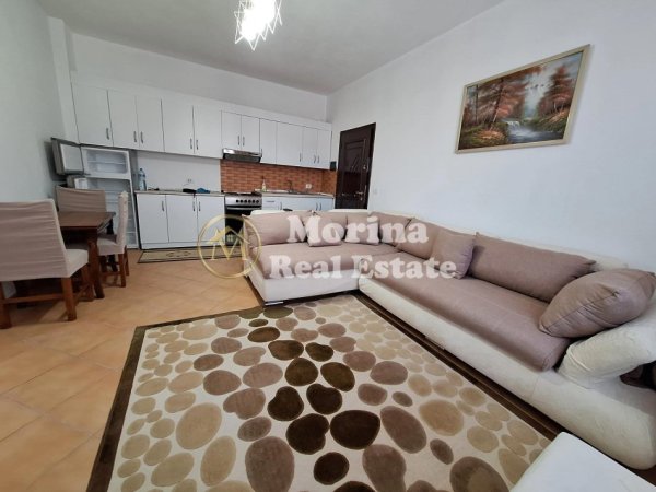 Tirane, jepet me qera apartament 1+1 Kati 3, 65 m² 400 € (Bulevardi Ri/st.Trenit)