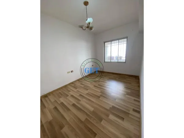 Durres, shitet apartament 2+1 Kati 3, 90 m² 150.000 € (Stacioni I Trenit, Durres)