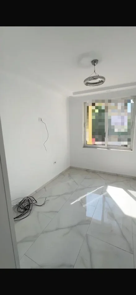 Tirane, jepet me qera zyre Kati 2, 50 m² 1.100 € (rruga e dibres)