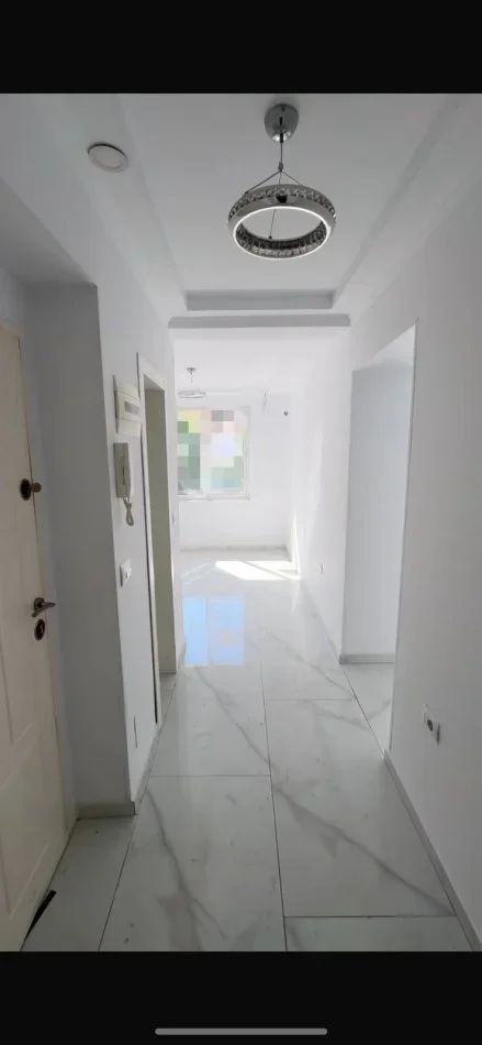 Tirane, jepet me qera zyre Kati 2, 50 m² 1.100 € (rruga e dibres)