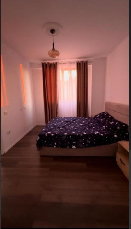 Tirane, jepet me qera apartament 2+1 Kati 4, 87 m² 450 € (kompleksi tom doshi)