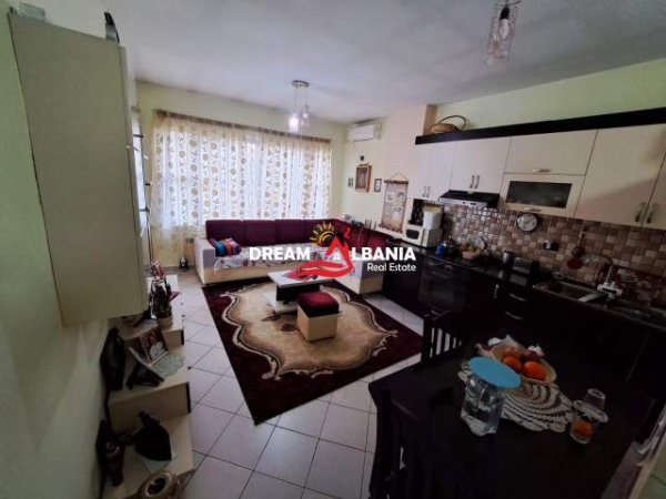 Tirane, shitet apartament 2+1+BLK Kati 8, 79 m² 95.000 Euro (Yzberisht)