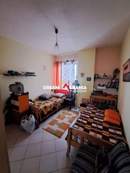 Tirane, shitet apartament 2+1+BLK Kati 8, 79 m² 95.000 Euro (Yzberisht)