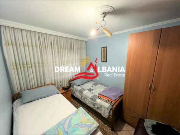 Tirane, shitet apartament 4+1+A+BLK Kati 2, 117 m² 135.000 Euro (Laprake prane Spitalit Amerikan)
