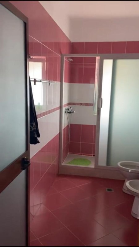 Pogradec, okazion... shitet  apartament 2+1 Kati 10, 140 m² 70.000 Euro