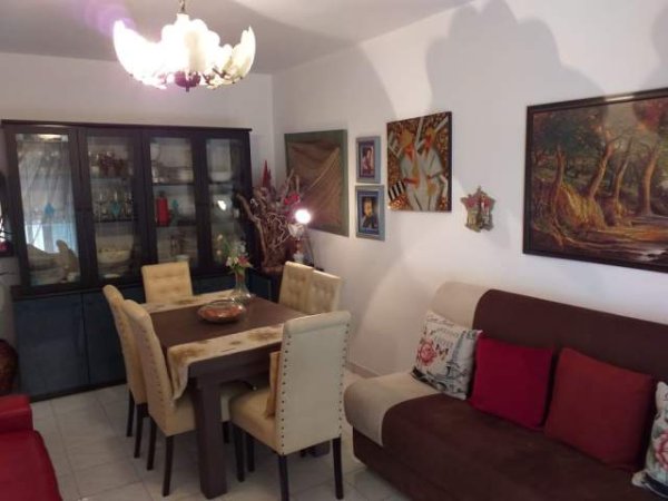 Tirane, jepet me qera apartament 1+1 Kati 4, 72 m² 40.000 Leke (Rruga e Durresit)