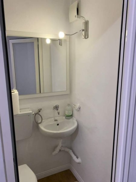 Tirane, jepet me qera dyqan Kati 0, 15 m² 30.000 Leke (Myslym Shyr)