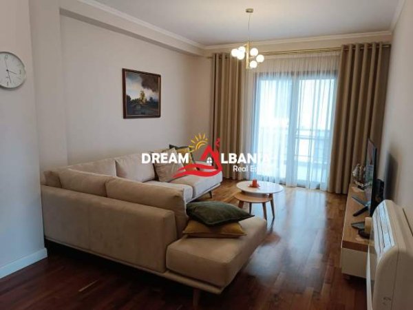 Tirane, jepet me qera apartament 3+1+BLK Kati 2, 164 m² 1.500 Euro