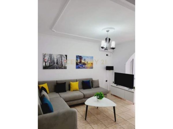 Tirane, jepet me qera apartament 1+1+BLK Kati 2, 69 m² 400 Euro