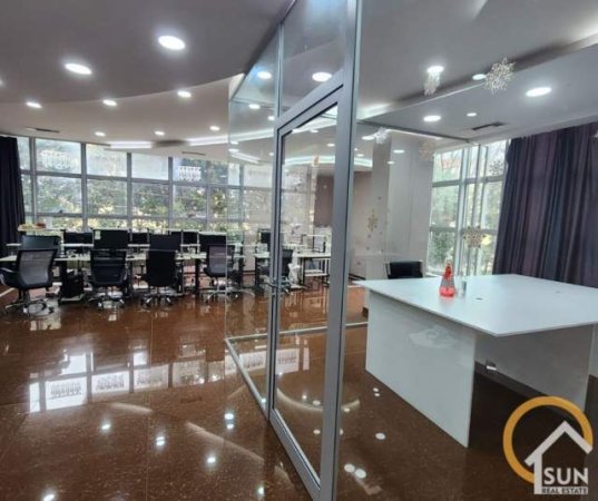 Shkoder, jepet me qera ambjent biznesi Kati 1, 235 m² 1.000 Euro (Rruga Justin Godard 4, Shkodër, Albania)