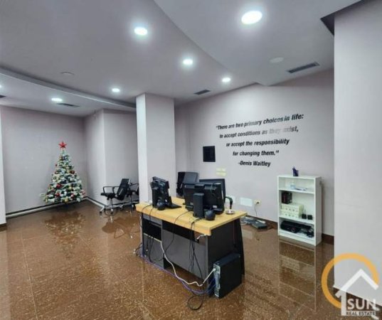 Shkoder, jepet me qera ambjent biznesi Kati 1, 235 m² 1.000 Euro (Rruga Justin Godard 4, Shkodër, Albania)