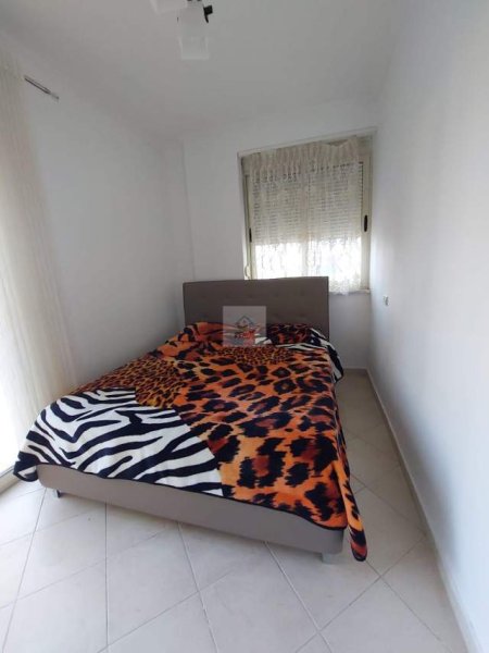 Shkembi Kavajes, shitet Penthouse 2+1+A+BLK Kati 5, 100 m² 65.000 Euro